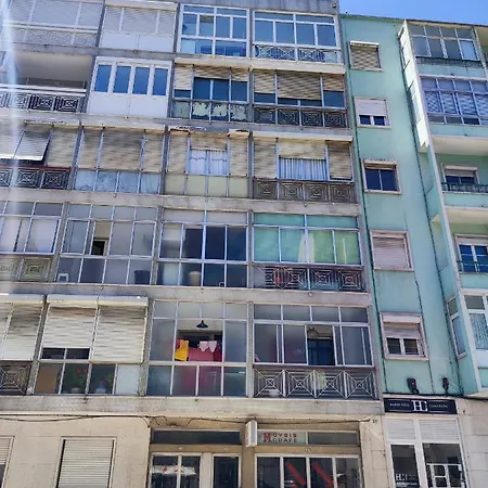 In Penha De Franca 아파트 *